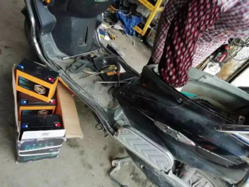 電動車蓄電池用多久需要換新 加補充液管用嗎